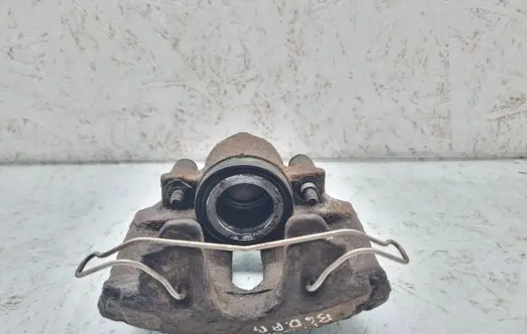 Volkswagen PASSAT B6 Front brake caliper