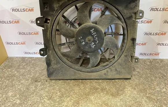 Toyota Avensis T220 Electric radiator cooling fan 3135105199