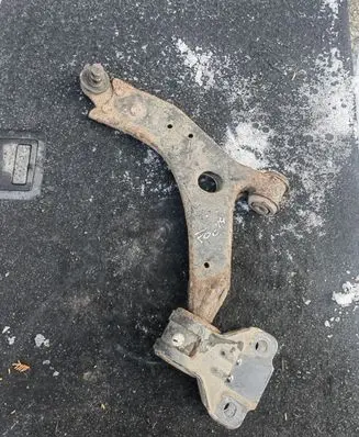 Ford Focus Front lower control arm/wishbone