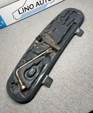 BMW 3 E46 Tool box 71111094910