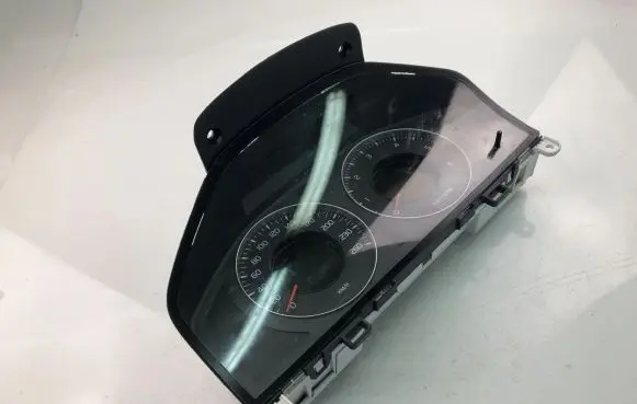 Speedometer (instrument cluster)