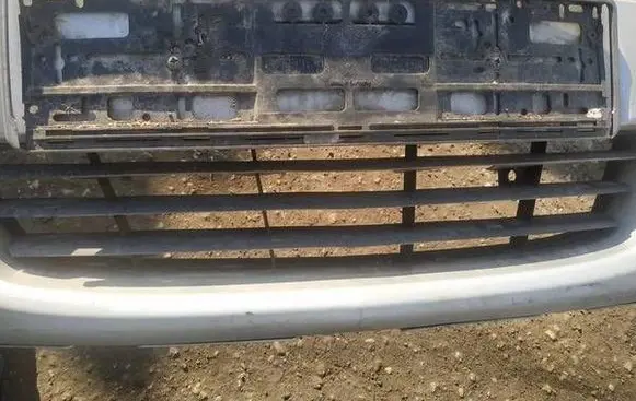 Opel Astra H Front bumper lower grill