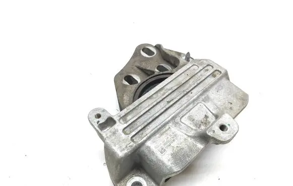 Mercedes-Benz A W177 Engine mount bracket A2472403200 200620635 ZGS001Q002