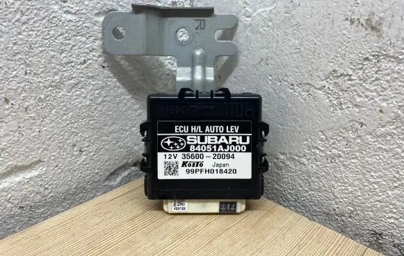 Subaru Legacy Light module LCM 84051AJ000 3560020094 99PFH018420