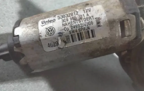 Volkswagen PASSAT B6 Rear window wiper motor 3C9955711A 53032812 249924906