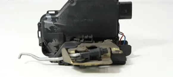 Audi A6 S6 C5 4B Front door lock 4B1837016B