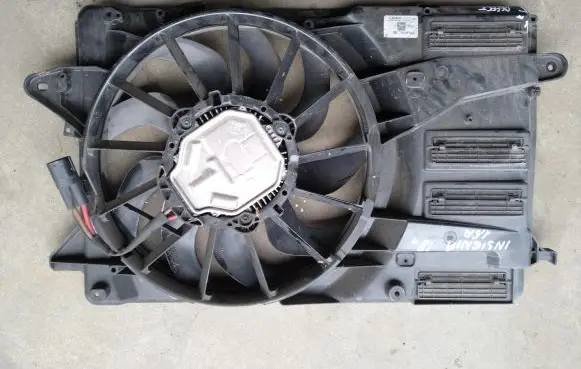 Opel Insignia B Electric radiator cooling fan 84216861 3135104241 972700301