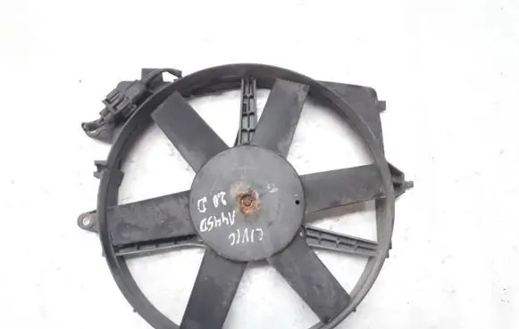 Honda Civic Radiator cooling fan shroud 8240157