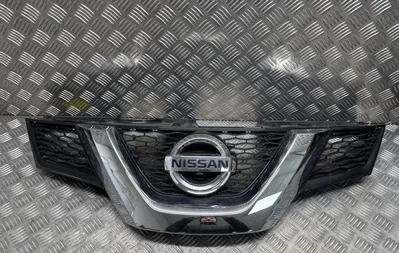 Nissan X-Trail T32 Front bumper upper radiator grill 623104CE0B 223104CE0A