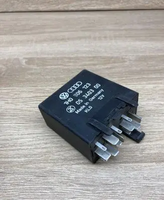 Volkswagen Golf III Other relay 1H0906123 05340300