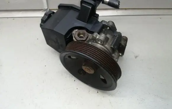 Mercedes-Benz CLK A208 C208 Power steering pump A0024663001