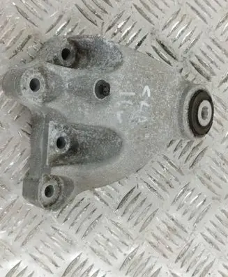 Mercedes-Benz CLA C117 X117 W117 Engine mounting bracket A2462401109