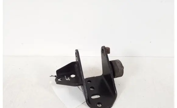 Toyota Avensis T250 Engine mounting bracket 12321-26010