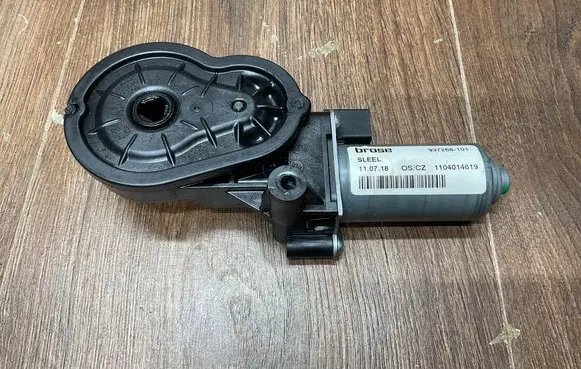 Mercedes-Benz E W213 Seat adjustment motor 937268 921863