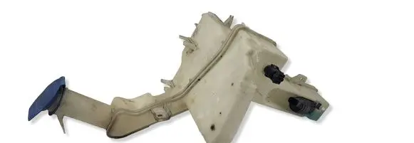 Volkswagen PASSAT CC Windshield washer fluid reservoir/tank 