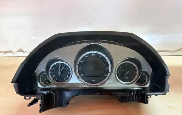 Mercedes-Benz E W212 Speedometer (instrument cluster) A2129005104