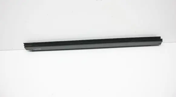 Land Rover Range Rover Sport L461 Door glass trim 