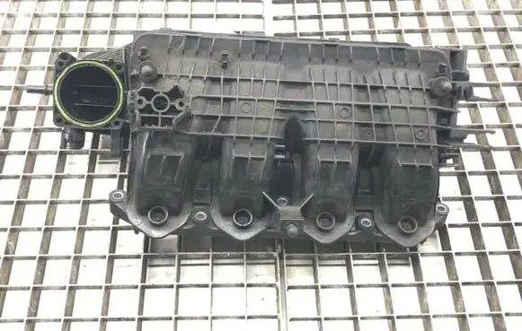 Volkswagen Golf VII Intake manifold 