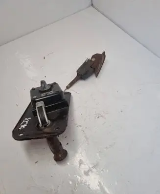 Volvo XC90 Spare wheel mounting bracket 30714793