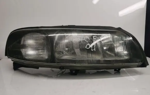 Volvo XC70 Headlight/headlamp 89007902