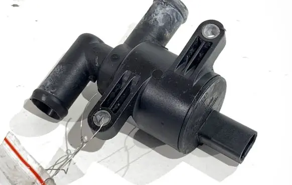 Audi A6 S6 C7 4G Oil filter mounting bracket 