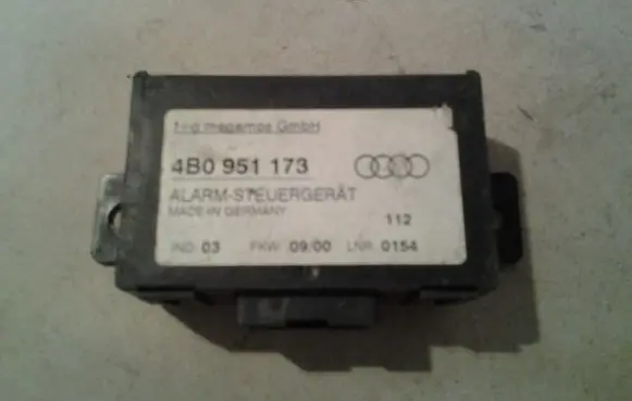 Audi A6 S6 C5 4B Alarm control unit/module 4B0951173