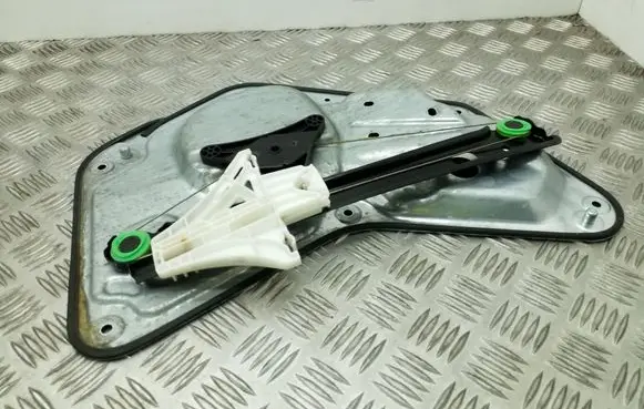 Skoda Yeti (5L) Rear window lifting mechanism without motor 5L0839401B