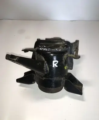Toyota RAV 4 (XA30) Engine mount bracket