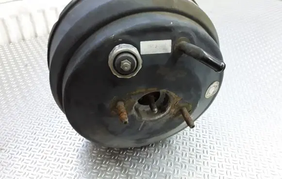 Mitsubishi Pajero Brake booster 86203002