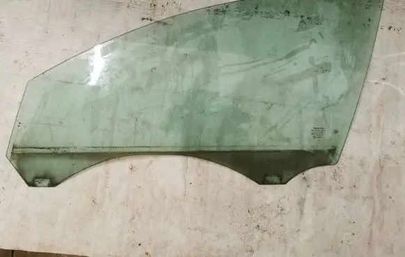 Volvo V50 Front door window glass four-door 43R001105 E000186 DOT57M20AS2