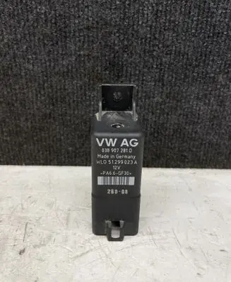 Volkswagen Caddy Glow plug pre-heat relay 038907281D