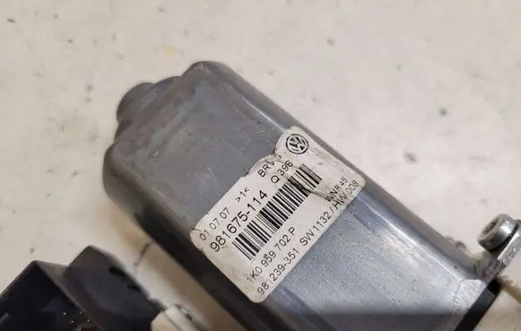 Volkswagen PASSAT B6 Front door window regulator motor 1K0959792L 981675114