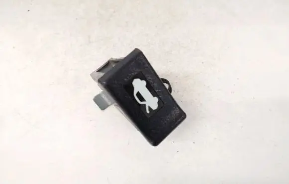 Honda CR-V Engine bonnet (hood) release handle