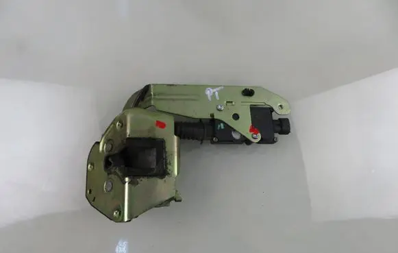 Citroen C8 Rear door lock 297105