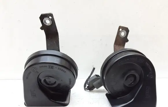 Volvo V70 Horn signal 08635072 08635071