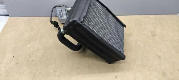Air conditioning (A/C) expansion valve