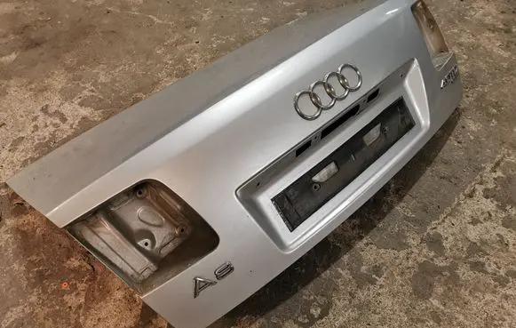 Audi A8 S8 D3 4E Tailgate/trunk/boot lid
