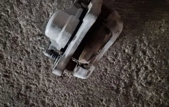 Chevrolet Equinox Front brake caliper