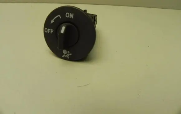 Renault Clio III Passenger airbag on/off switch 8200169589 I5116