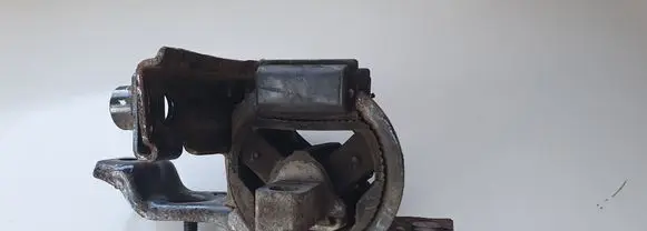 Skoda Rapid (NH) Engine mount bracket