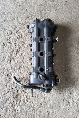 Chrysler 200 Rocker cam cover 