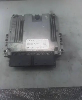 Hyundai Tucson TL Engine control unit/module 0281031577