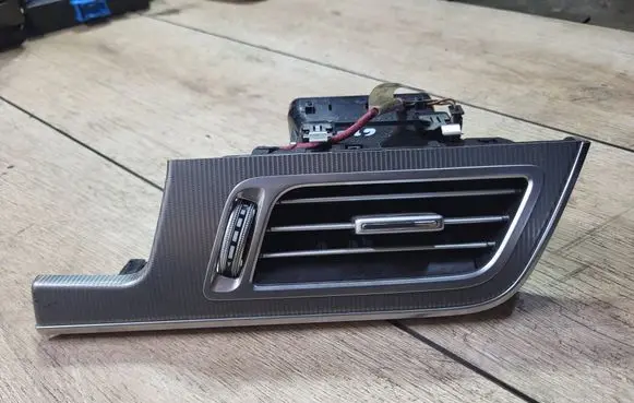 Mercedes-Benz E W212 Dashboard side air vent grill/cover trim A2128303454 08642001