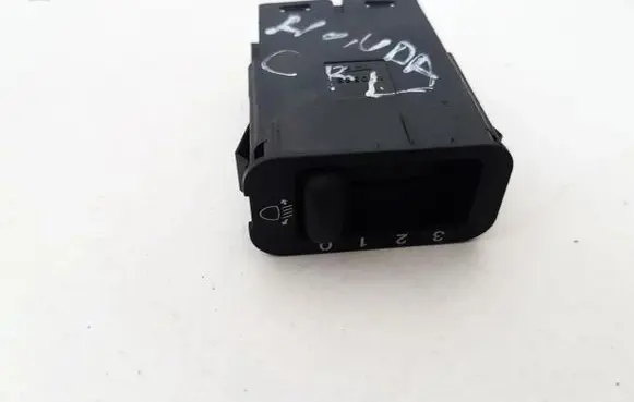 Honda CR-V Headlight level height control switch m10538