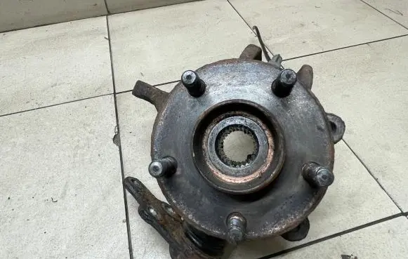 Ford Mondeo Mk III Front wheel hub spindle knuckle