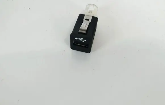 BMW 7 F01 F02 F03 F04 USB socket connector 923765601 9237656-01