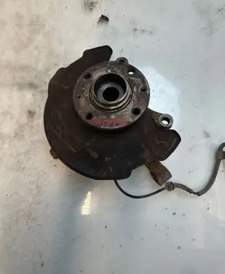 Suzuki Swift I Front wheel hub spindle knuckle 1212123