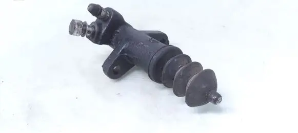 Volvo S40, V40 Clutch slave cylinder 