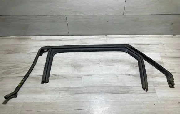 DS Automobiles 3 Crossback Rubber seal loading door 9820824380