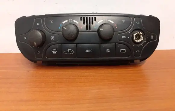 Mercedes-Benz C W203 Interior fan control switch 9140010485 5017